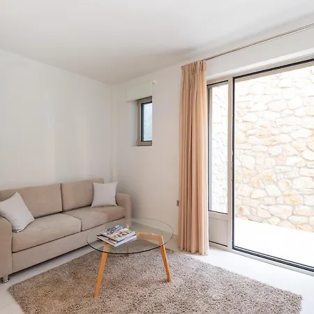 Akoni Villa Katomerion