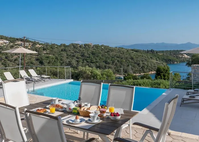 Βίλα Akoni Κατομέρι